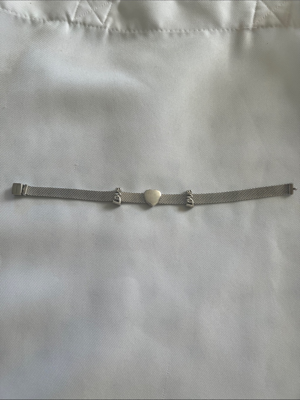 Pandora Silver Mesh Bracelet with Clasp and Heart/Love Charms Included